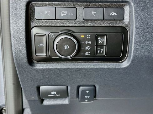 Used 2024 Ford F250 Platinum AWD/4WD image 13