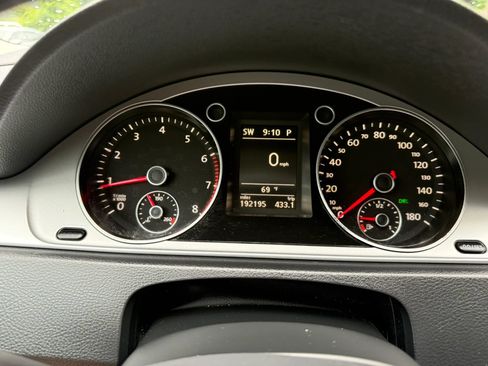 Used 2012 Volkswagen CC R-Line FWD image 37