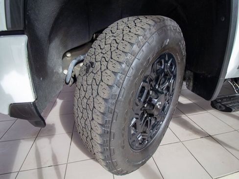 Used 2024 Chevrolet Silverado 2500 LTZ w/ LTZ Plus Package image 23