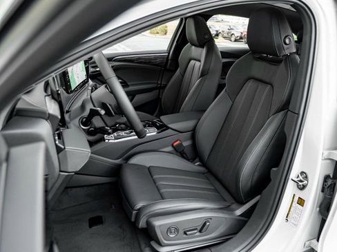 New 2025 Audi A6 e-tron Premium Plus image 12