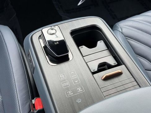 Used 2023 Nissan Ariya image 21