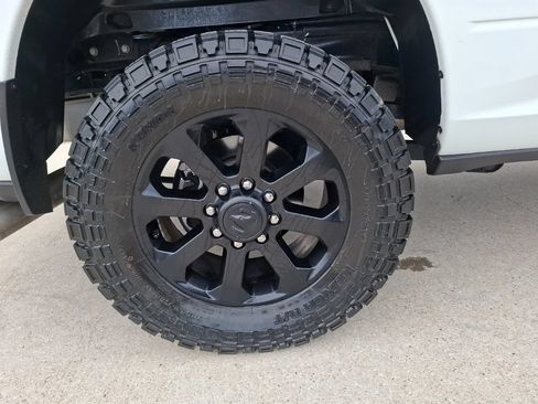 Used 2024 RAM 2500 Laramie w/ Night Edition AWD/4WD image 9
