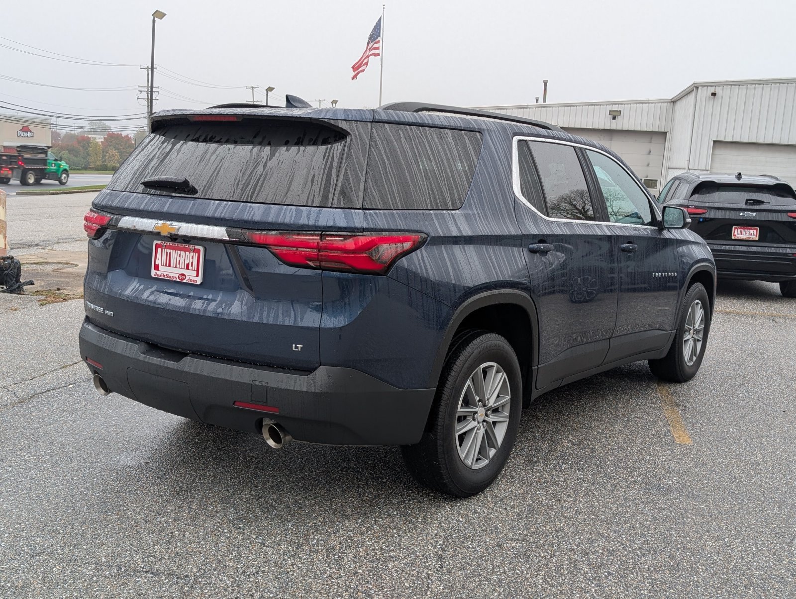 Used 2023 Chevrolet Traverse LT AWD/4WD image 3