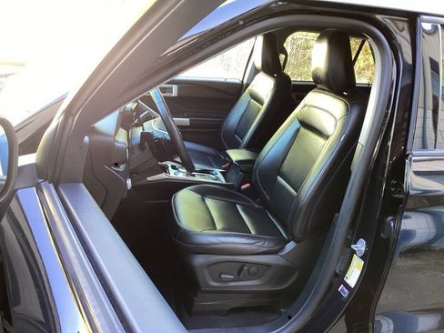Used 2021 Ford Explorer XLT w/ Equipment Group 202A image 30