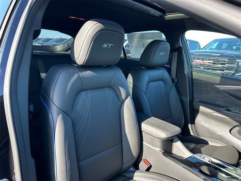 New 2026 Buick Envista Sport Touring image 32