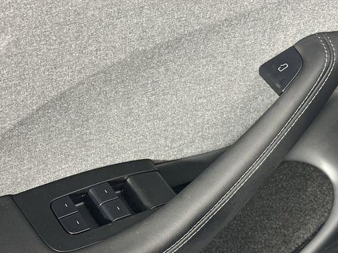 Used 2025 Tesla Model 3 Long Range image 17