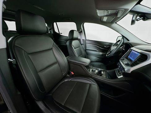 Used 2023 GMC Acadia SLT w/ Elevation Edition image 34