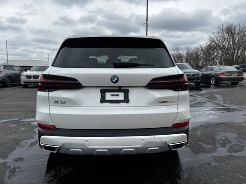 New 2026 BMW X5 xDrive50e image 6