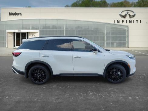 Certified 2025 INFINITI QX60 Luxe w/ Black Edition image 3