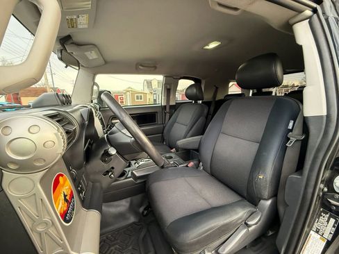 Used 2007 Toyota FJ Cruiser 4WD image 13