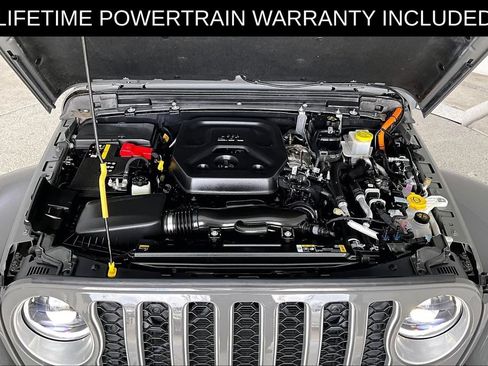 Used 2023 Jeep Wrangler Unlimited Sahara AWD/4WD image 11