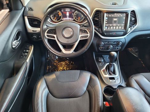 Used 2018 Jeep Cherokee Trailhawk w/ Comfort/Convenience Group AWD/4WD image 21