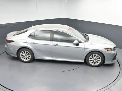 Certified 2021 Toyota Camry LE image 33