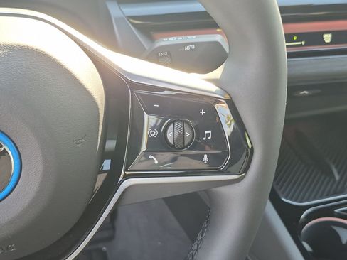 New 2027 BMW i5 eDrive40 w/ Convenience Package RWD image 20