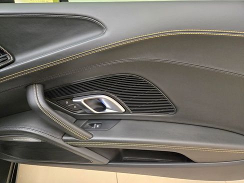 Used 2021 Audi R8 V10 w/ Premium Package image 25