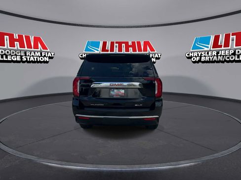 Used 2023 GMC Yukon SLT AWD/4WD image 7