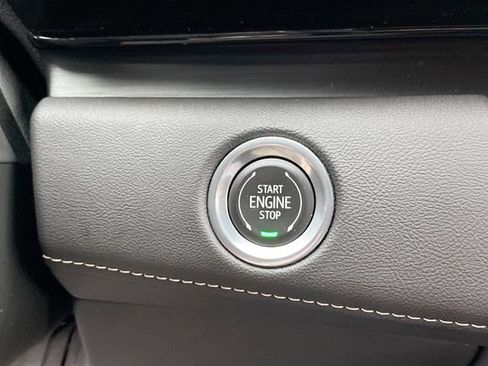 Used 2023 Cadillac Escalade ESV Luxury AWD/4WD image 18