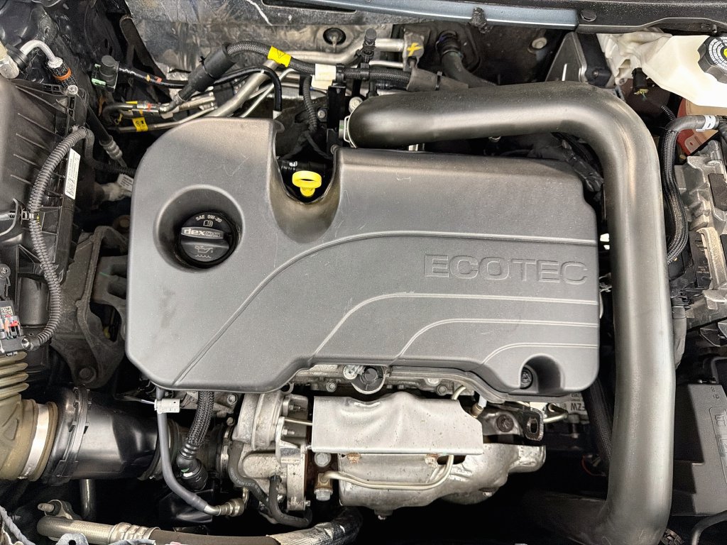 Used 2023 Chevrolet Equinox LT w/ LPO, Floor Liner Package AWD/4WD image 28