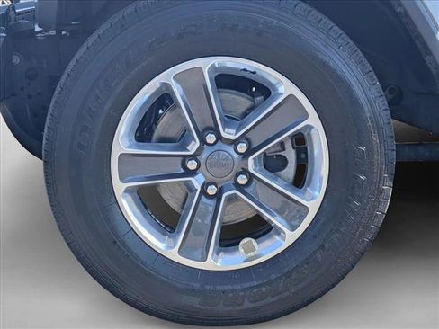 Used 2019 Jeep Wrangler Unlimited Sahara AWD/4WD image 22