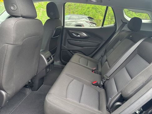 Used 2024 GMC Terrain SLE w/ Driver Convenience Package AWD/4WD image 13