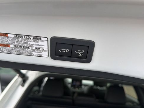 Used 2023 Toyota Corolla Cross AWD Hybrid w/ Convenience Package image 33