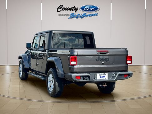 Used 2023 Jeep Gladiator Sport AWD/4WD image 24