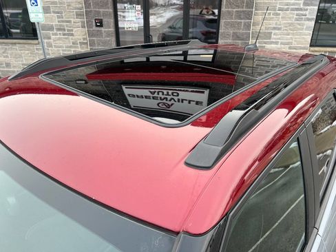 Used 2022 Chevrolet TrailBlazer RS w/ Sun and Liftgate Package image 24