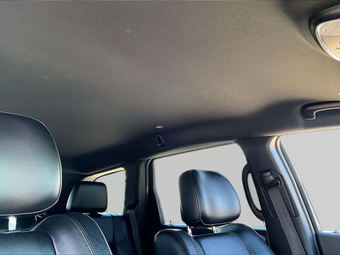 Used 2019 Jeep Grand Cherokee Altitude RWD image 12
