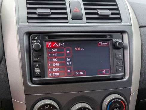 Used 2013 Toyota Corolla S image 20