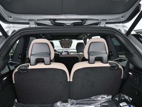 New 2026 Volvo XC90 B6 Plus w/ Protection Package Premier image 33