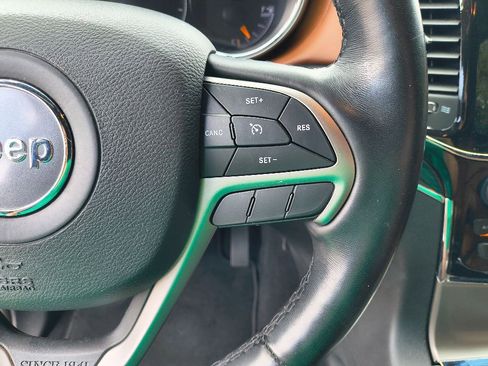 Used 2021 Jeep Grand Cherokee Overland w/ Trailer Tow Group IV image 18