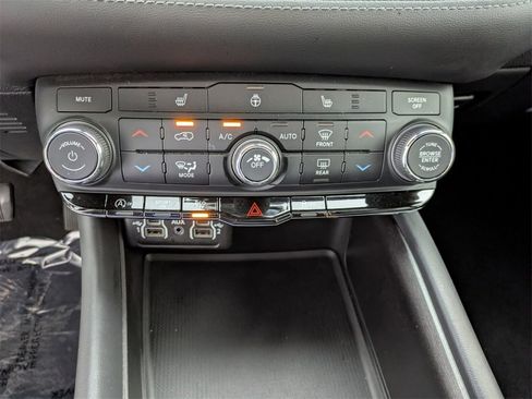 Certified 2024 Dodge Durango SXT image 26