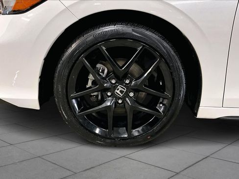 Used 2025 Honda Civic Sport image 11