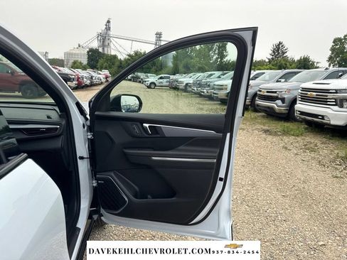 Used 2026 Buick Enclave Sport Touring w/ Power Package AWD/4WD image 36