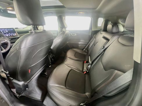 Used 2022 Jeep Compass Trailhawk w/ Sun and Sound Group AWD/4WD image 23