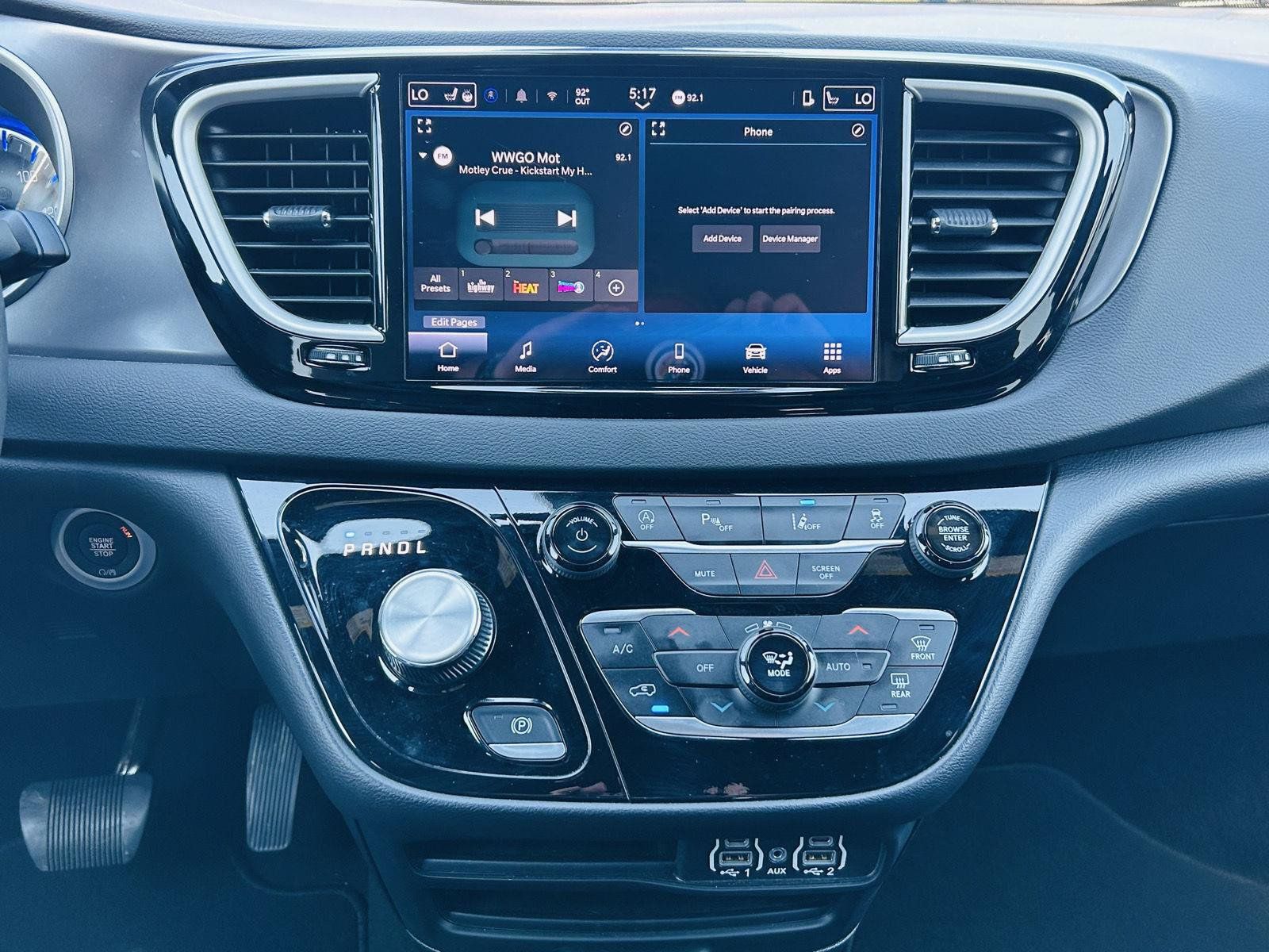 Used 2025 Chrysler Pacifica Select FWD image 20