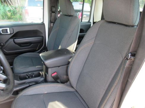 Certified 2024 Jeep Gladiator Sport AWD/4WD image 20