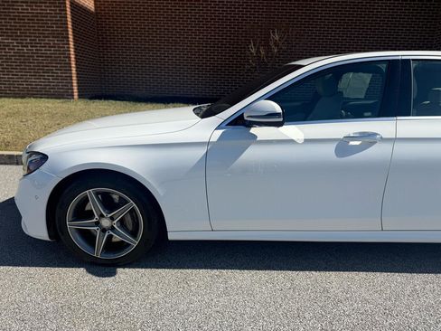 Used 2017 Mercedes-Benz E 300 4MATIC image 8