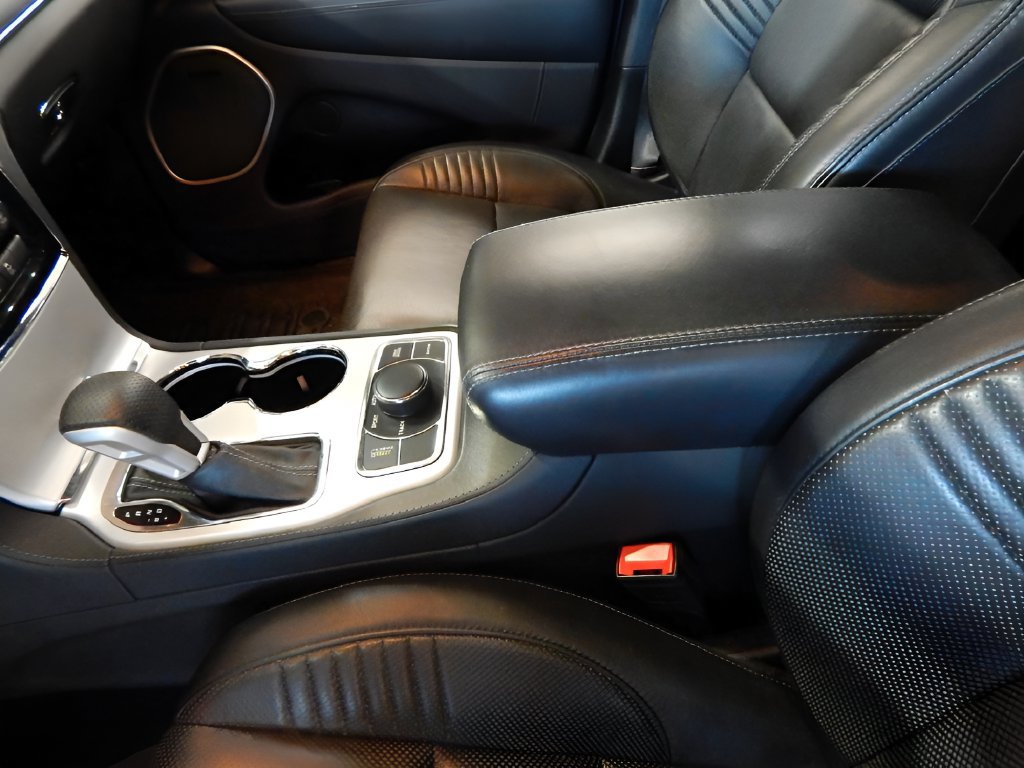 Used 2021 Jeep Grand Cherokee SRT AWD/4WD image 14