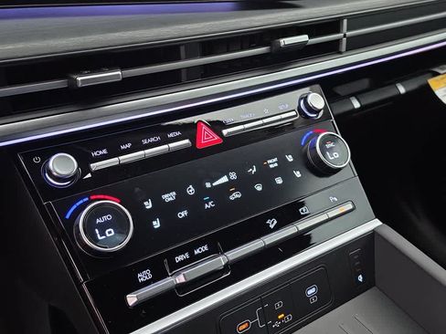 New 2026 Hyundai Santa Fe Limited FWD image 32