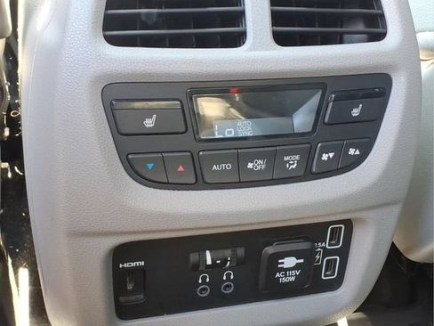 Used 2019 Honda Pilot Elite image 22