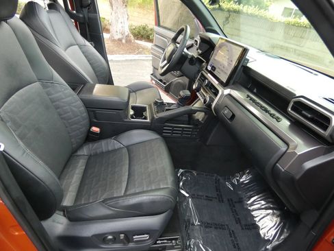 Used 2025 Toyota Tacoma TRD Off-Road w/ TRD Off Road Premium Package image 30