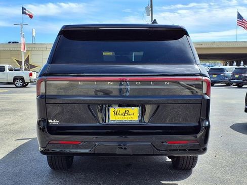 New 2026 Lincoln Navigator L Black Label AWD/4WD image 5