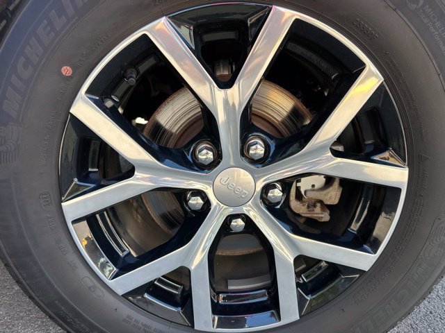 Used 2024 Jeep Grand Cherokee Limited AWD/4WD image 33