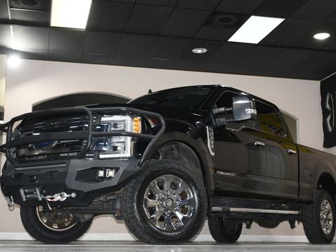 Used 2019 Ford F250 Lariat w/ Lariat Ultimate Package image 84