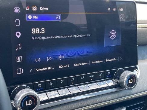 Used 2025 Chevrolet Colorado ZR2 w/ Technology Package AWD/4WD image 9