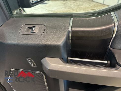 Used 2019 Ford F150 Platinum w/ Equipment Group 701A Luxury image 20