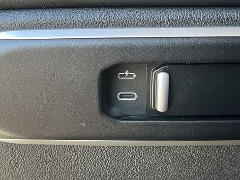 Used 2023 BMW X7 xDrive40i image 25