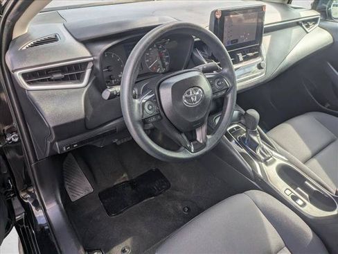 Used 2025 Toyota Corolla LE FWD image 9