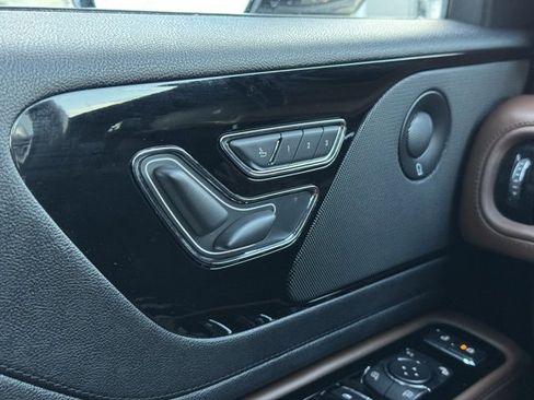 Used 2022 Lincoln Aviator Reserve w/ Elements Package Plus image 37